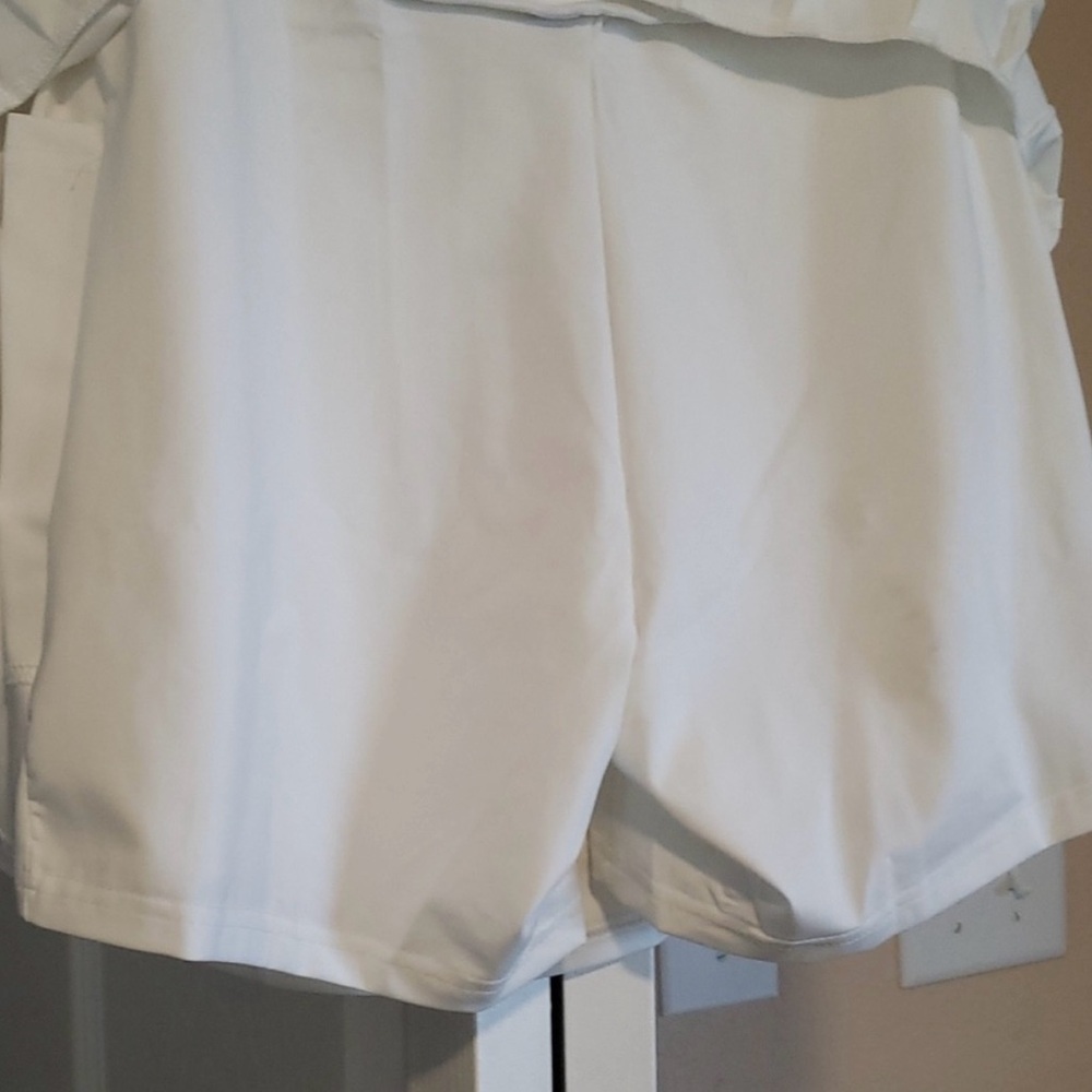 White Yidartin Athletic Skirt/Shorts. - Picture 3 of 6